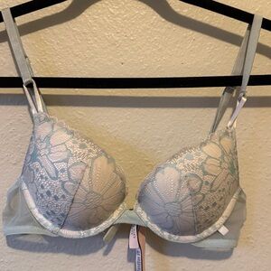 Victoria's Secret Floral Lace Bra in Light Green